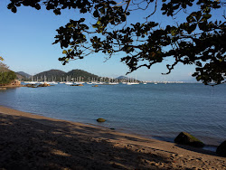 Foto von Praia do Posto do Sambaqui und die siedlung