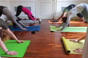 Ceren Dogu Yoga image