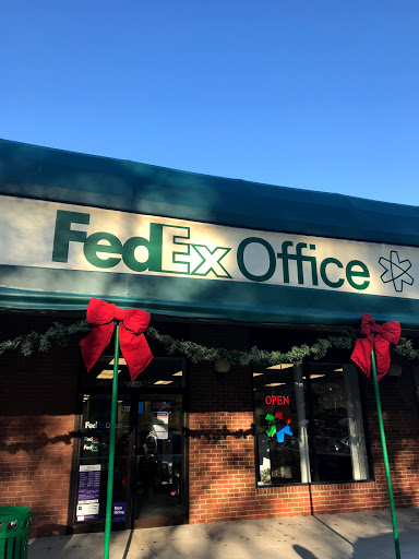 Print Shop «FedEx Office Print & Ship Center», reviews and photos, 348 W Broad St, Falls Church, VA 22046, USA