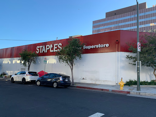 Office Supply Store «Staples», reviews and photos, 6450 Sunset Blvd, Hollywood, CA 90028, USA