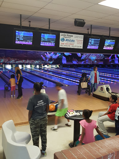 Bowling Alley «Avon North Hill Lanes», reviews and photos, 150 W Tienken Rd, Rochester Hills, MI 48306, USA