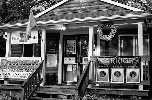 Tobacco Shop «Poospatuck Smoke Shop», reviews and photos, 207 Poospatuck Ln, Mastic, NY 11950, USA