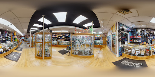 Tobacco Shop «Knuckleheads Tobacco & Gifts», reviews and photos, 550 State St, Madison, WI 53703, USA