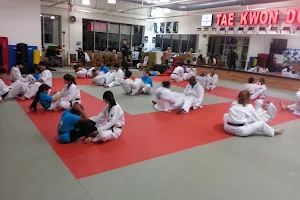 Lee’s Taekwondo After school & Summer camp image