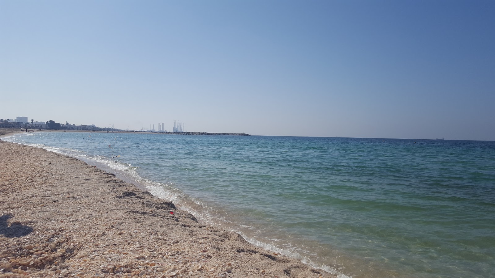 Fotografie cu Sharjah beach New cu o suprafață de nisip beige