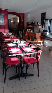 Atmosphère du Restaurant Le Saint Mandé à Ferrière-Larçon - n°1