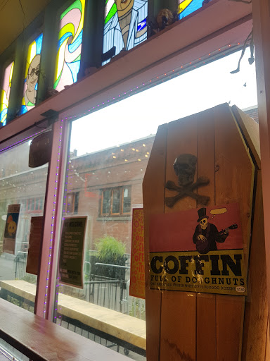 Donut Shop «Voodoo Doughnut», reviews and photos, 22 SW 3rd Ave, Portland, OR 97204, USA