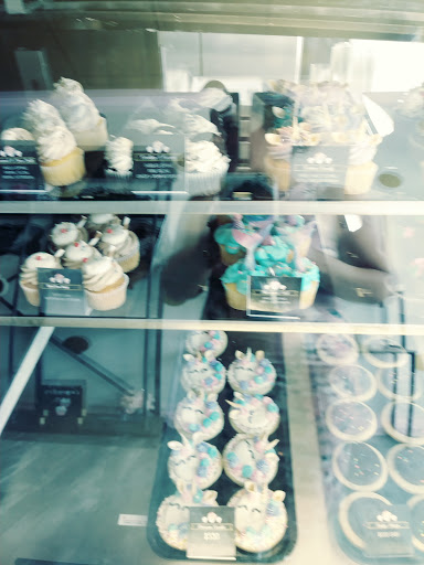 Cake Shop «Coccadotts Cake Shop», reviews and photos, 6280 N Federal Hwy, Fort Lauderdale, FL 33308, USA