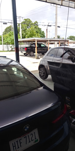 Auto Body Shop «Advanced Body & Frame», reviews and photos, 3041 E 10th Ave, Hialeah, FL 33013, USA