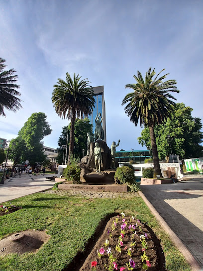 Plaza De Armas Anibal Pinto