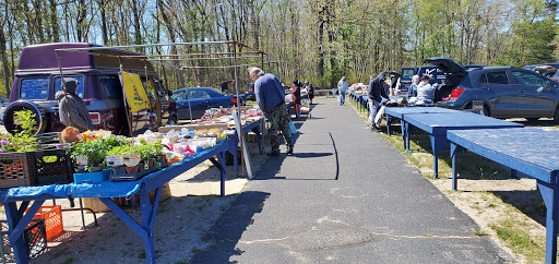 Flea Market «Collingwood Auction & Flea Market», reviews and photos, 1350 NJ-33, Farmingdale, NJ 07727, USA