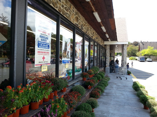 Grocery Store «Super Foodtown of Croton-on-Hudson», reviews and photos, 2005 Albany Post Rd, Croton-On-Hudson, NY 10520, USA