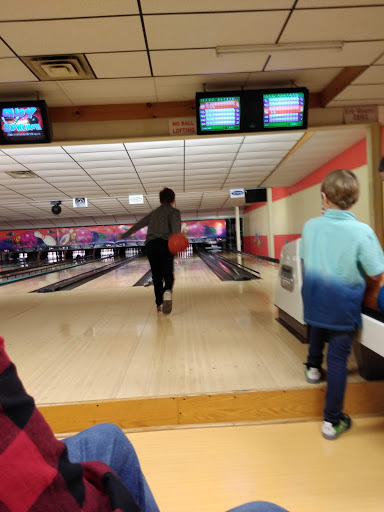 Bowling Alley «Valley Bowling Center», reviews and photos, 9 W Main St, Youngsville, PA 16371, USA