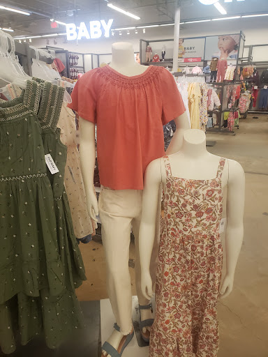 Clothing Store «Old Navy», reviews and photos, 697 Hillside Avenue, New Hyde Park, NY 11040, USA