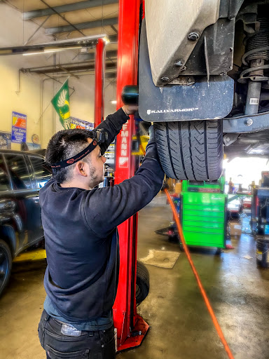 Transmission Shop «Transmissions Unlimited & General Auto Repair», reviews and photos, 21550 NW Nicholas Ct, Hillsboro, OR 97124, USA