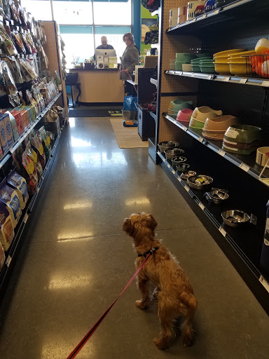 Pet Supply Store «Pet Evolution - Pet Food | Dog Wash | Grooming», reviews and photos, 429 Commerce Dr, Woodbury, MN 55125, USA