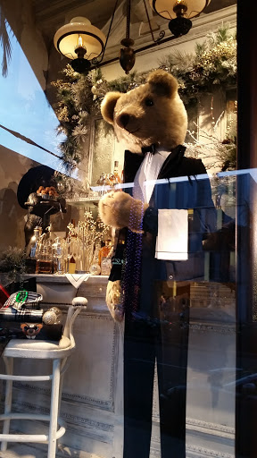 Clothing Store «Ralph Lauren», reviews and photos, 444 N Rodeo Dr, Beverly Hills, CA 90210, USA