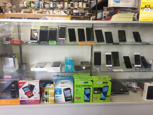 Cell Phone Store «Cell phone Repair Unlocking and Prepaid Services», reviews and photos, 127 E Roosevelt Rd, Lombard, IL 60148, USA