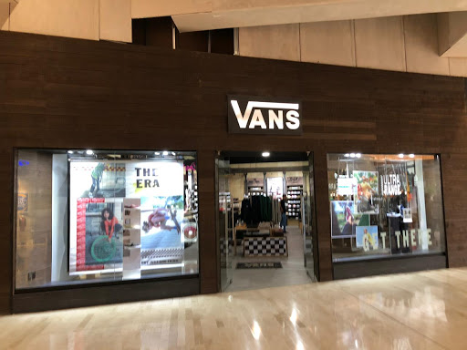 Vans Store Plaza Patria