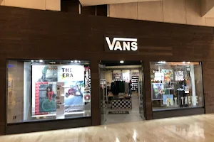 Vans Store Plaza Patria image