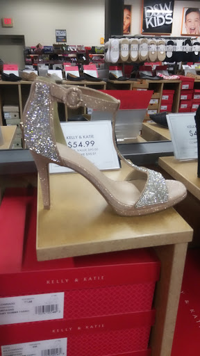 Shoe Store «DSW Designer Shoe Warehouse», reviews and photos, 8236 MN-7, St Louis Park, MN 55426, USA