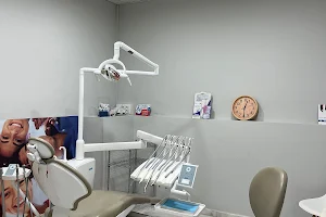 Clinica Dental Sant Marc image