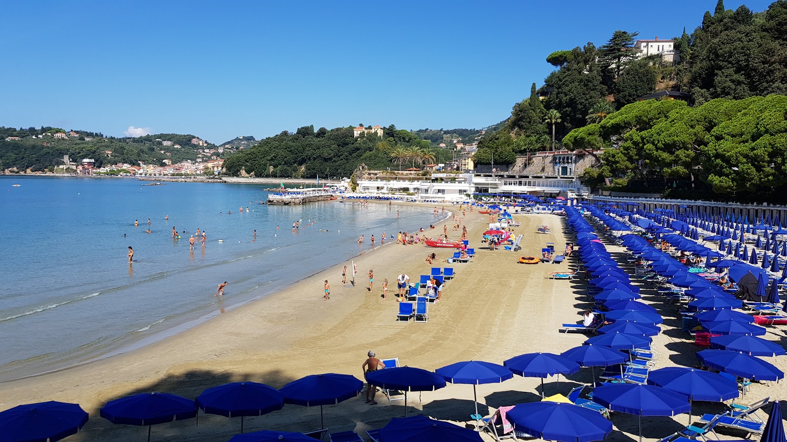Photo of Spiaggia Lerici and the settlement