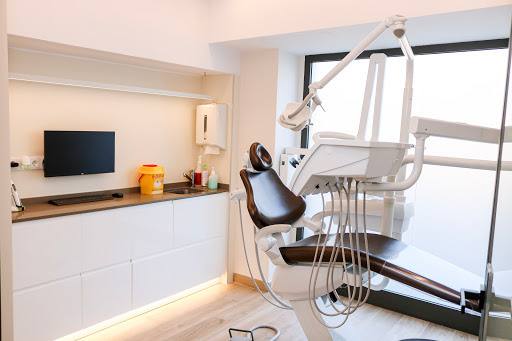 VegaDortaDental | Dentista Barcelona | Implantes dentales | Urgencias Dentales | Endodoncia | Ortodoncia