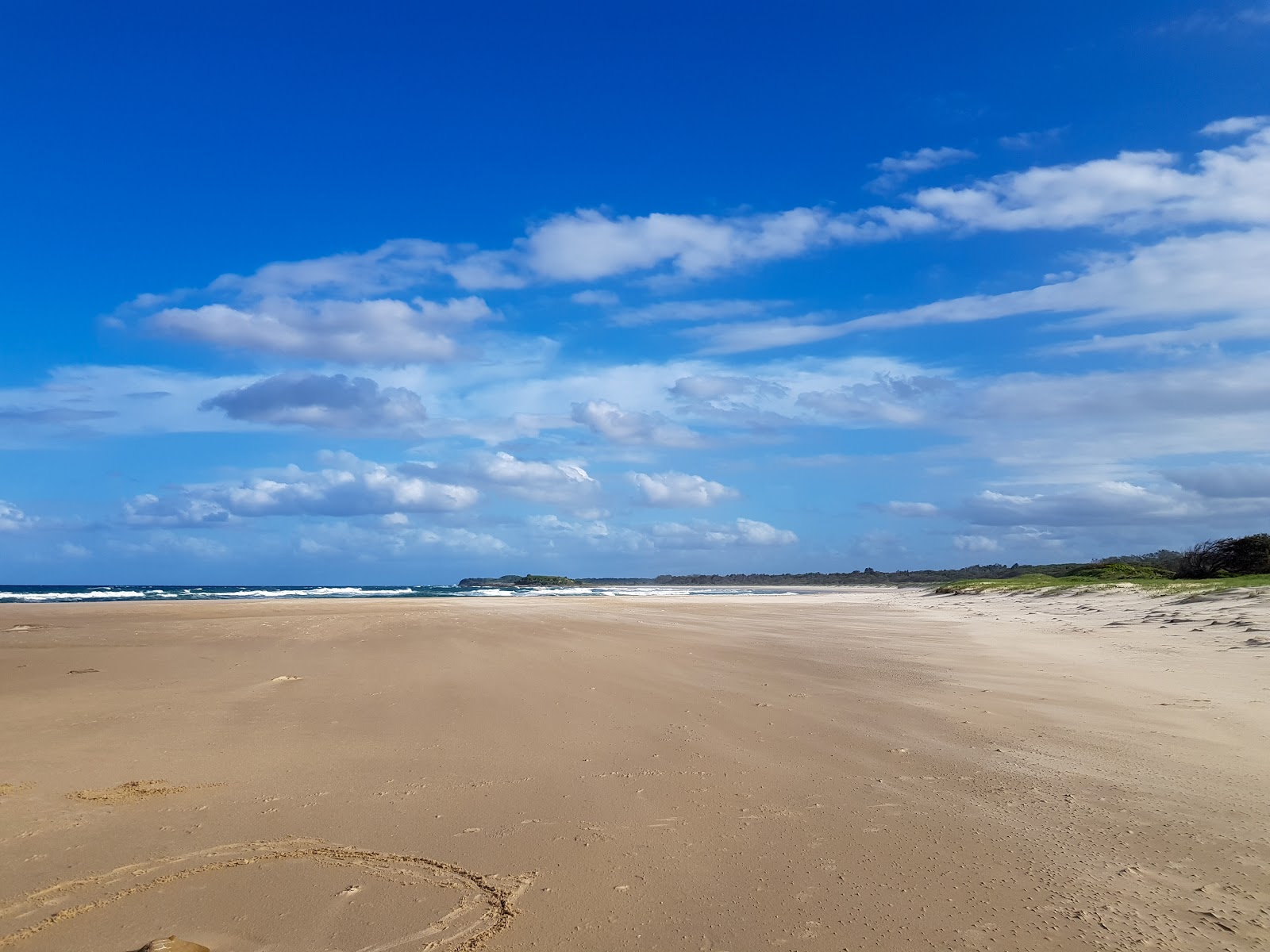 Back Beach'in fotoğrafı düz ve uzun ile birlikte