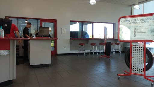 Tire Shop «Discount Tire», reviews and photos, 120 Avon Village Pkwy, Avon, IN 46123, USA