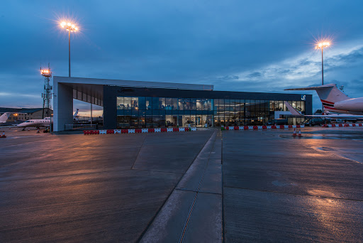 Signature Aviation LTN - London Luton Airport Terminal 1