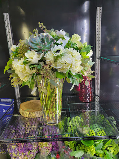 Florist «Alborada Florist», reviews and photos, 17 Huguenot St, New Rochelle, NY 10801, USA