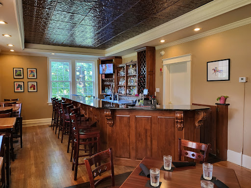Bed & Breakfast «The Woodford Inn», reviews and photos, 140 Park St, Versailles, KY 40383, USA