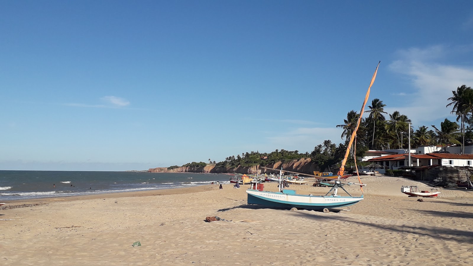 Foto de Praia de Caraubas - bom local amigável para animais de estimação para férias