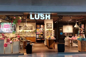 LUSH Cosmetics Schloßstraße image