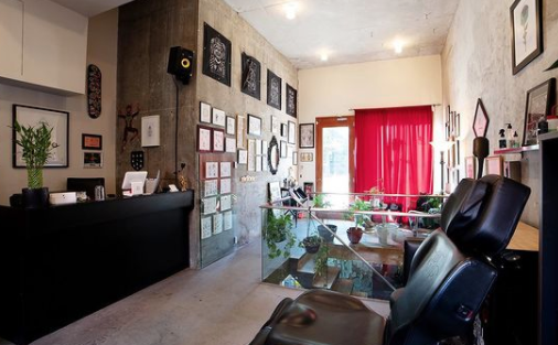 Tattoo Shop «Fleur Noire Tattoo Parlour», reviews and photos, 439 Metropolitan Ave, Brooklyn, NY 11211, USA