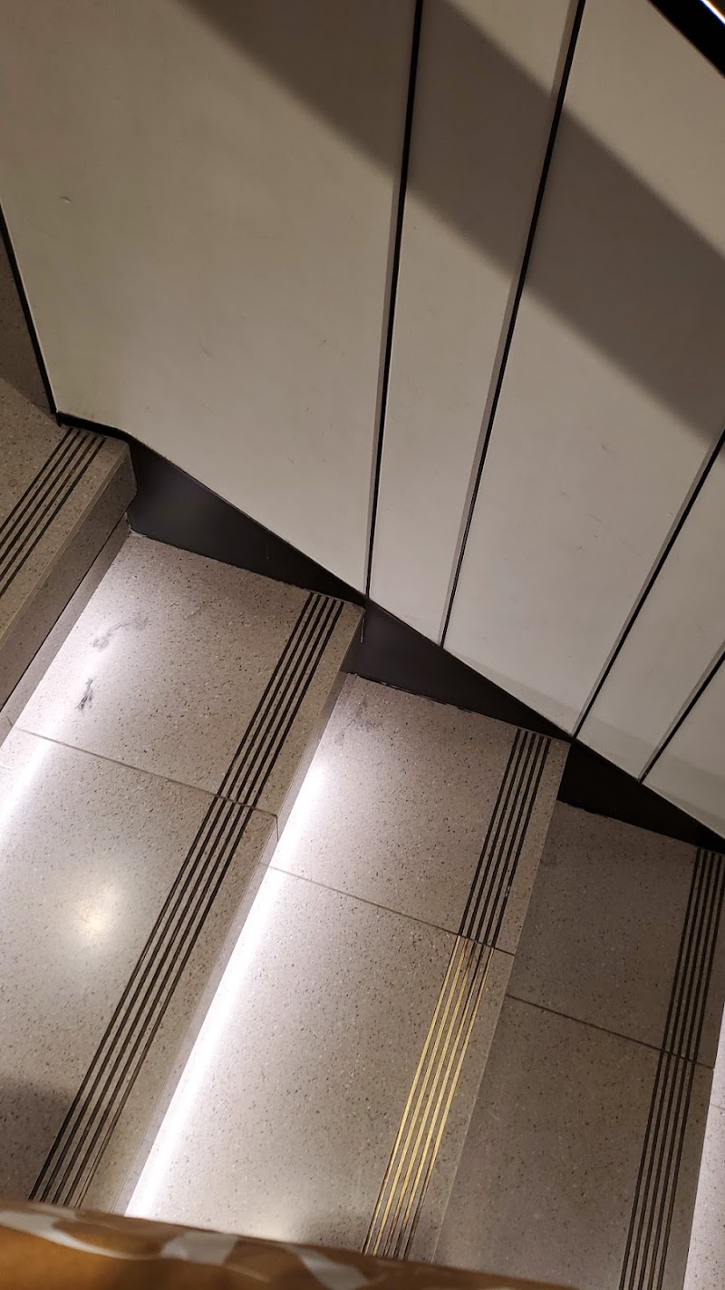 Zara池袋店 東京都豊島区東池袋 衣料品店 グルコミ
