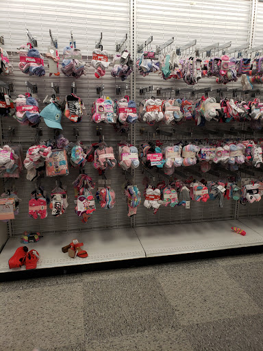 Clothing Store «Ross Dress for Less», reviews and photos, 9727 Laurel Canyon Blvd, Arleta, CA 91331, USA