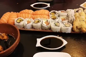 chisa sushi image