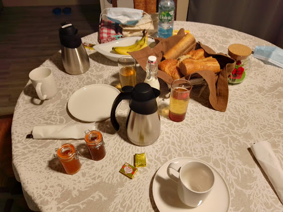 Plats et boissons Lodge Gites ARAUJO BELCASTEL - 3 gites 4 pers. Climatisés. Accès internet 12390 Belcastel