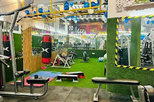 Best Gym in Noida - Reps & Sets Fitness Club image