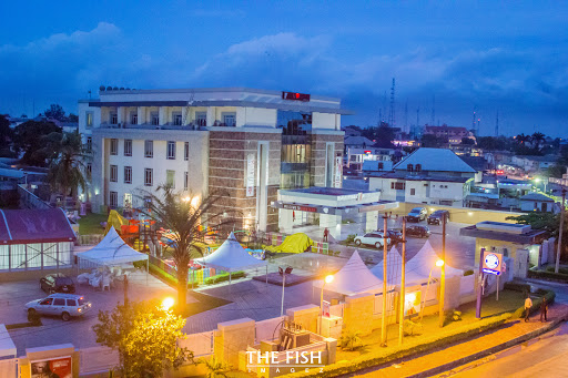 The Vineyard Shopping Center, phase 2, No 88 Woji Road, GRA, Port Harcourt, Nigeria, Apartment Complex, state Rivers