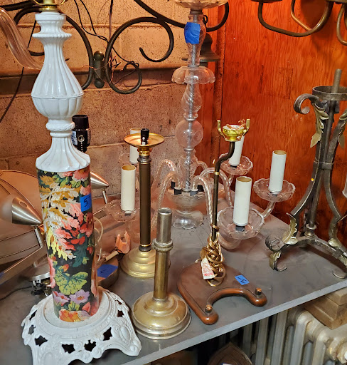 Architectural Salvage Store «Earthwise Architectural Salvage», reviews and photos, 628 E 60th St, Tacoma, WA 98404, USA