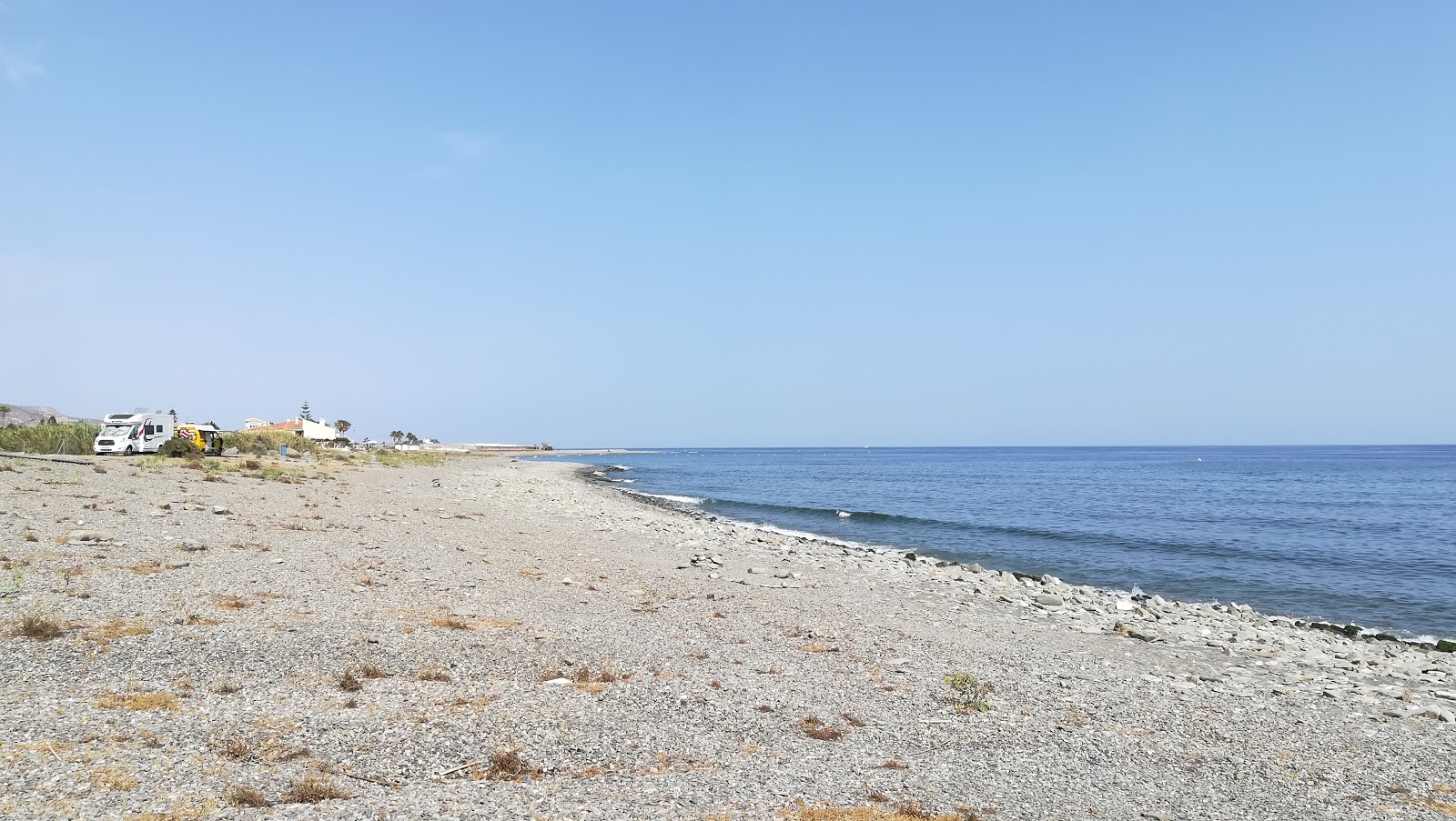 Foto de Playa Carchuna con parcialmente limpio nivel de limpieza