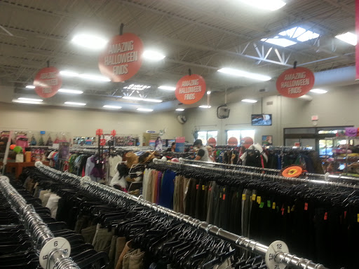 Thrift Store «Goodwill Store & Donation Center», reviews and photos, 543 North Ave, Glendale Heights, IL 60139, USA