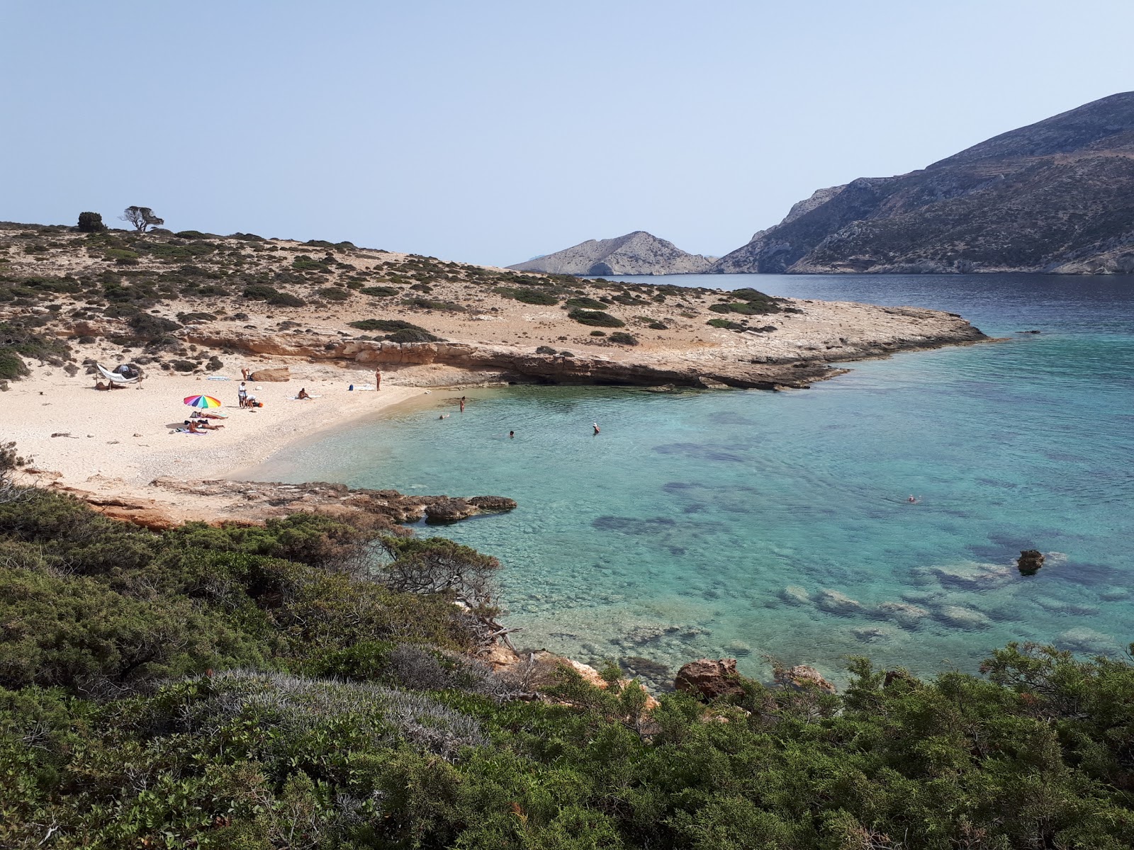 Foto de Trypiti beach y su hermoso paisaje