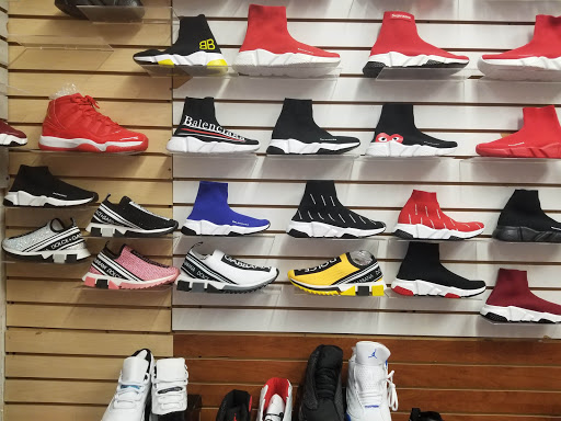 Shopping Mall «Old National Discount Mall», reviews and photos, 2660 Godby Rd, College Park, GA 30349, USA