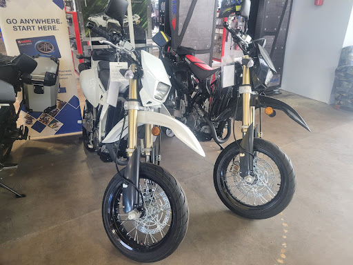 Motorcycle Dealer «Moto United - Beach Cities - Suzuki Polaris Yamaha», reviews and photos, 10401 Alondra Blvd, Bellflower, CA 90706, USA