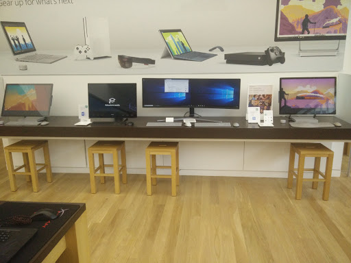 Computer Store «Microsoft Store», reviews and photos, 1 Garden State Plaza Blvd #2303, Paramus, NJ 07652, USA