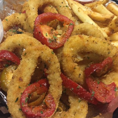 Bar & Grill «Henney Tyme Bar and Lounge», reviews and photos, 3200 Hallandale Beach Blvd, Hollywood, FL 33023, USA